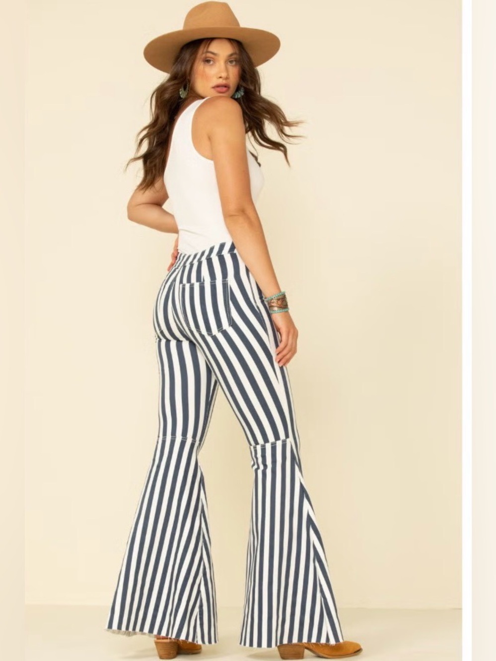 FREE PEOPLE HIGH RISE JUST FLOAT ON FLARE JEANS EUC! (Sz 24) 32" inseam - Picture 3 of 6